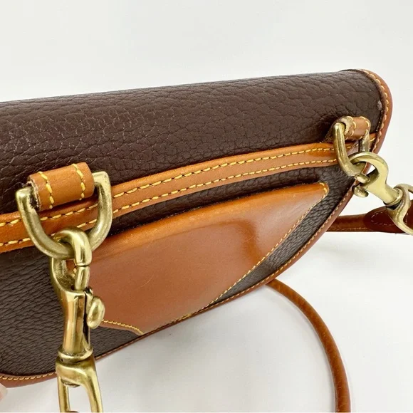 Dooney&Bourke Vintage Mini Crossbody/ Belt bag - Picture 6 of 7